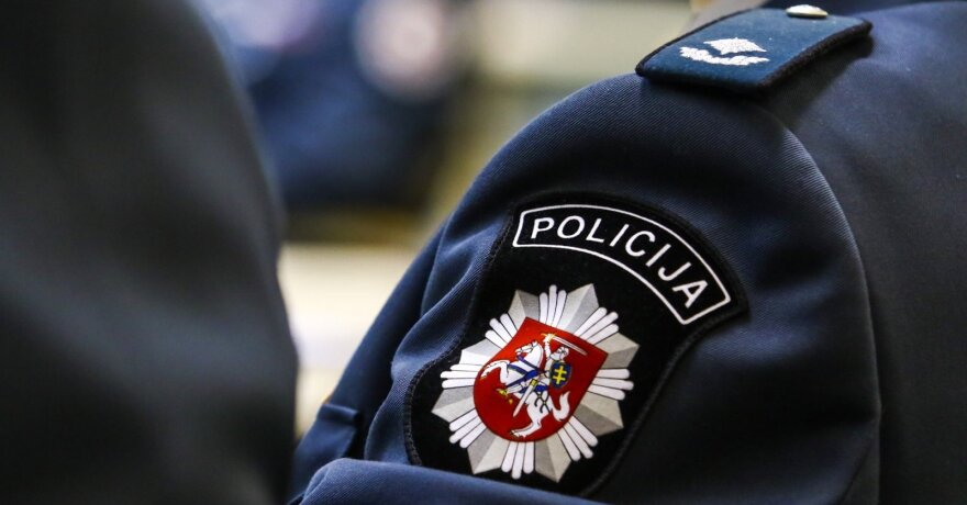 Kauno policija sulaikė keturis įtariamuosius automobilio pagrobimo byloje